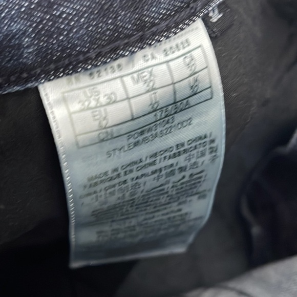 💙 GUESS Slim Tapered Jeans Size 32 - Picture 5 of 5